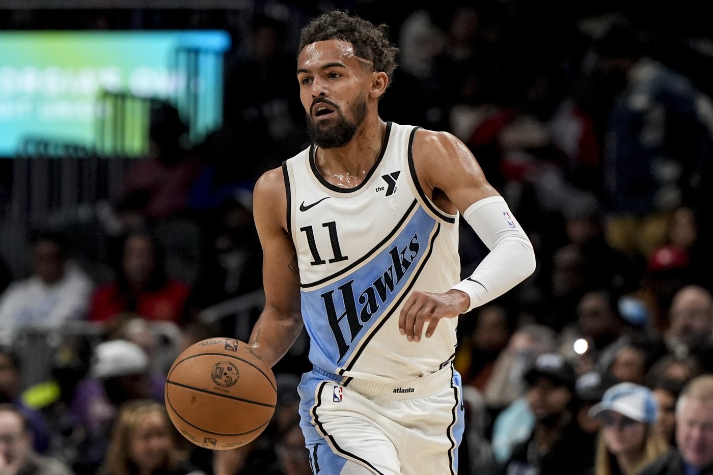 Kyrie Irving's big second half leads Mavericks past Hawks 129-119 | iNFOnews.ca
