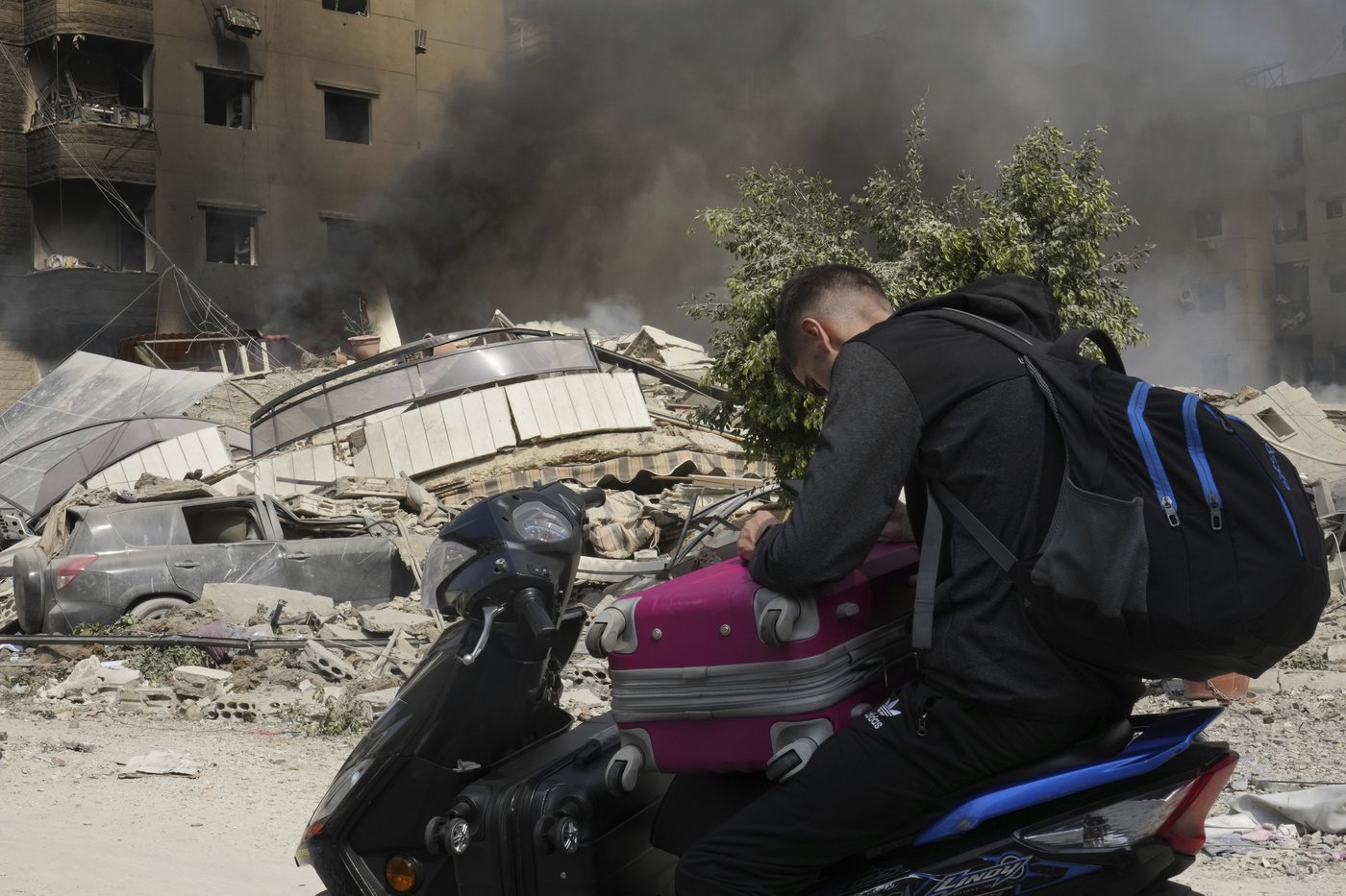 Hundreds of fleeing families sleep on beaches and streets after Israel's strikes shake Beirut | iNFOnews.ca