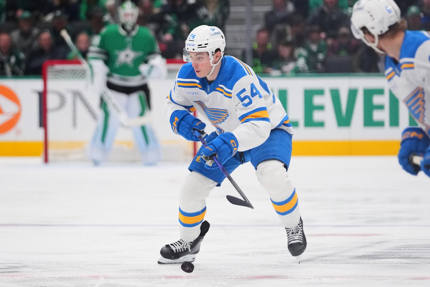 Robertson scores 30th goal with a minute left to lift Stars over Blues 3-2 | iNFOnews.ca Robertson scores 30th goal with a minute left to lift Stars over Blues 3-2 | iNFOnews.ca