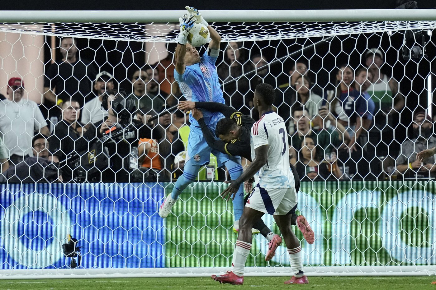 Mexico wins CONCACAF Gold Cup group after 0-0 draw against Costa Rica | iNFOnews.ca