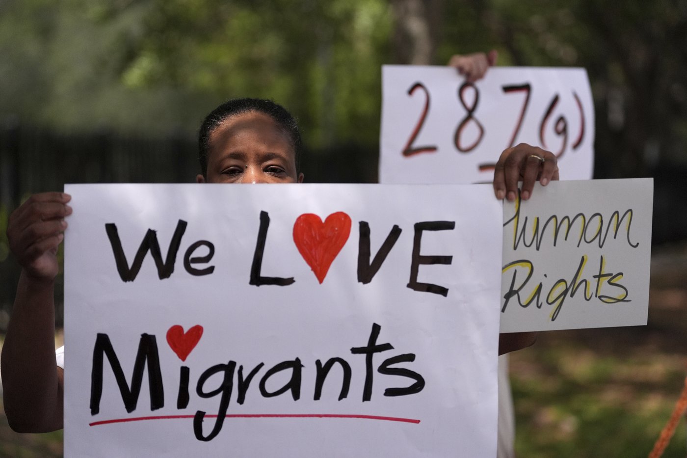 Door knocks and DNA tests: How the Trump administration plans to keep tabs on 450,000 migrant kids | iNFOnews.ca Door knocks and DNA tests: How the Trump administration plans to keep tabs on 450,000 migrant kids | iNFOnews.ca