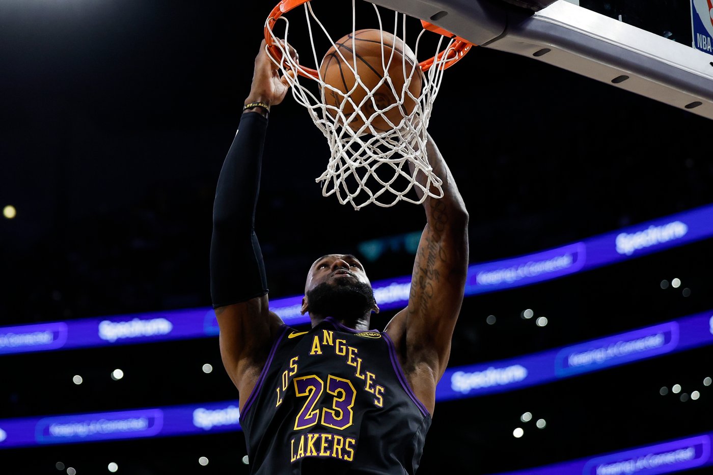 Luka hesitates, LeBron misses on the last possession of a rough homestand for the slumping Lakers | iNFOnews.ca