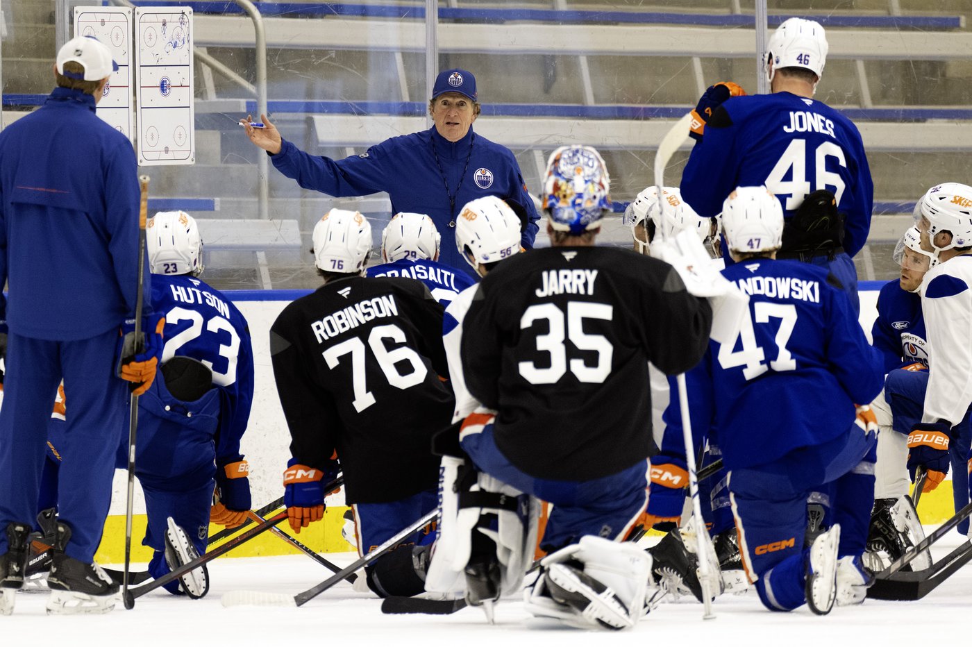 'Babs is taking everything': Heat on new Oilers coach takes media glare off players | iNFOnews.ca