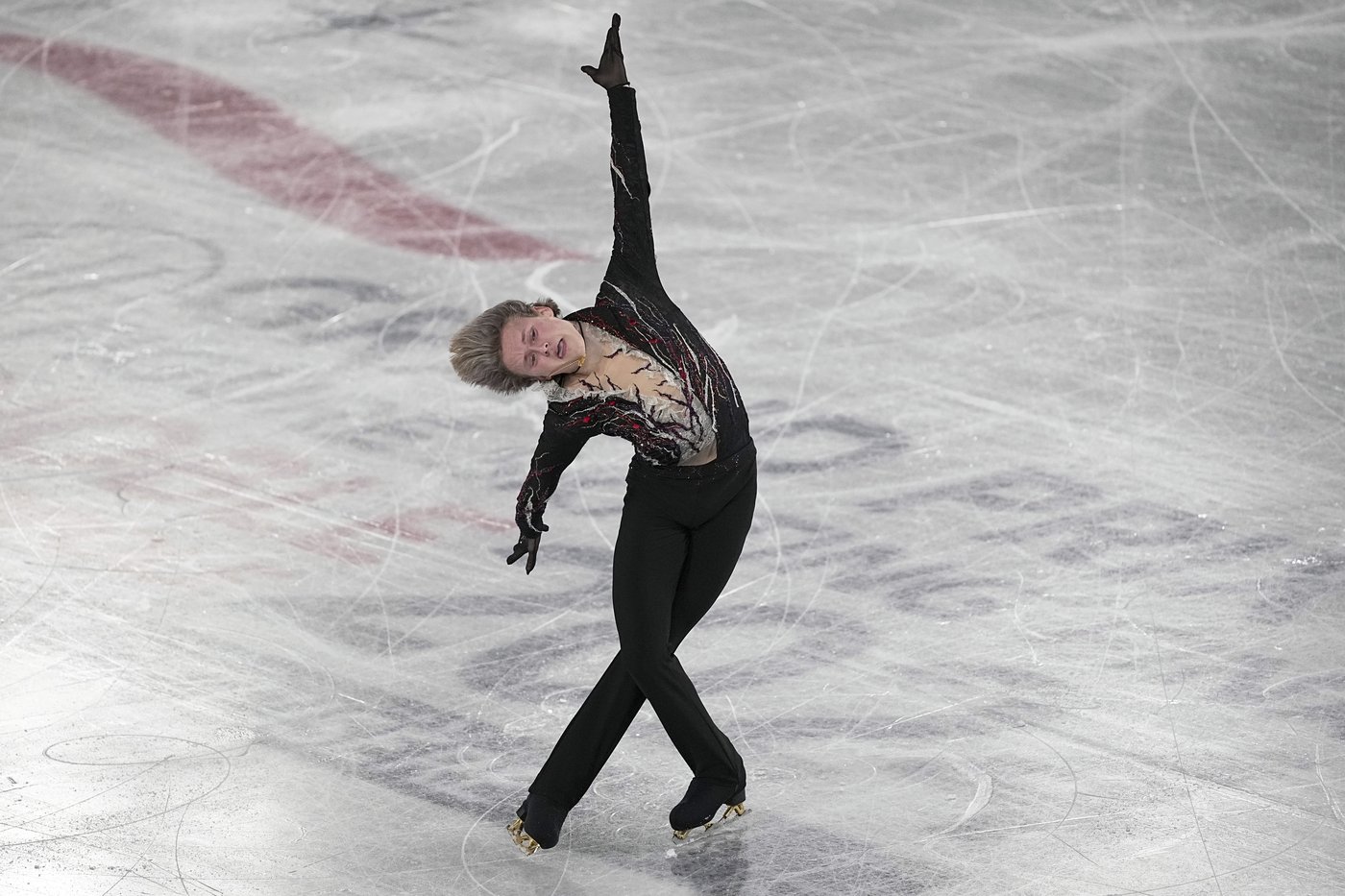 Malinin and Glenn win as US figure skaters take 3 gold medals at Grand Prix Final | iNFOnews.ca