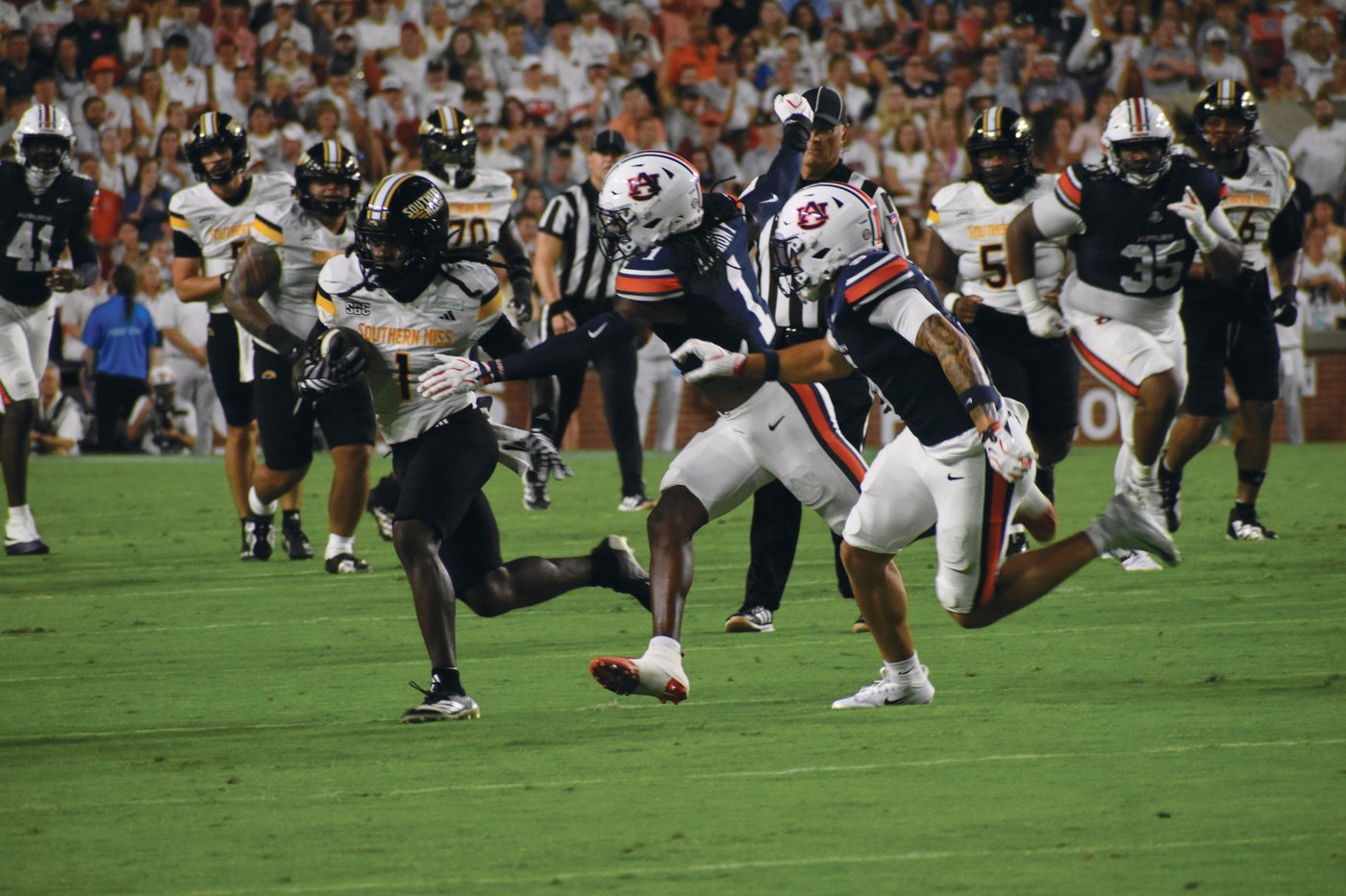 Byrum Brown shines in home opener, leading Auburn to a 43-8 victory over Southern Miss | iNFOnews.ca