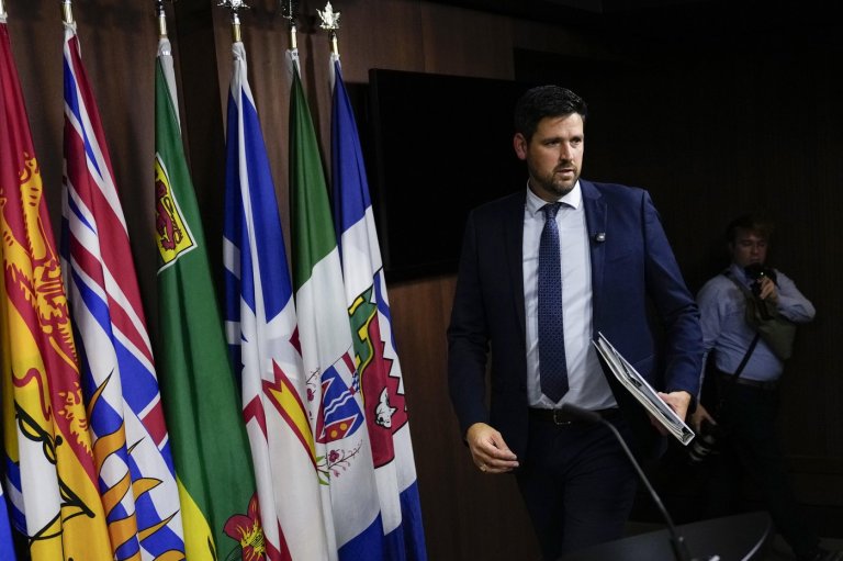 Liberals’ new hate crime bill targets 'symbols' of hate | iNFOnews.ca
