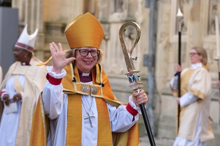 Sarah Mullally celebrated as the Church of England's first female leader, in photos | iNFOnews.ca