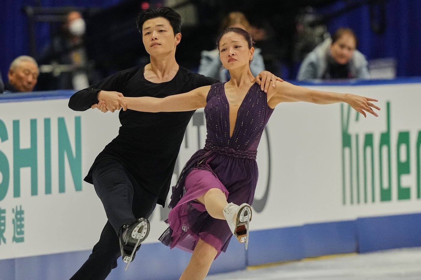 Dominant Sakamoto defends title in final NHK Trophy, books spot in Grand Prix Final | iNFOnews.ca