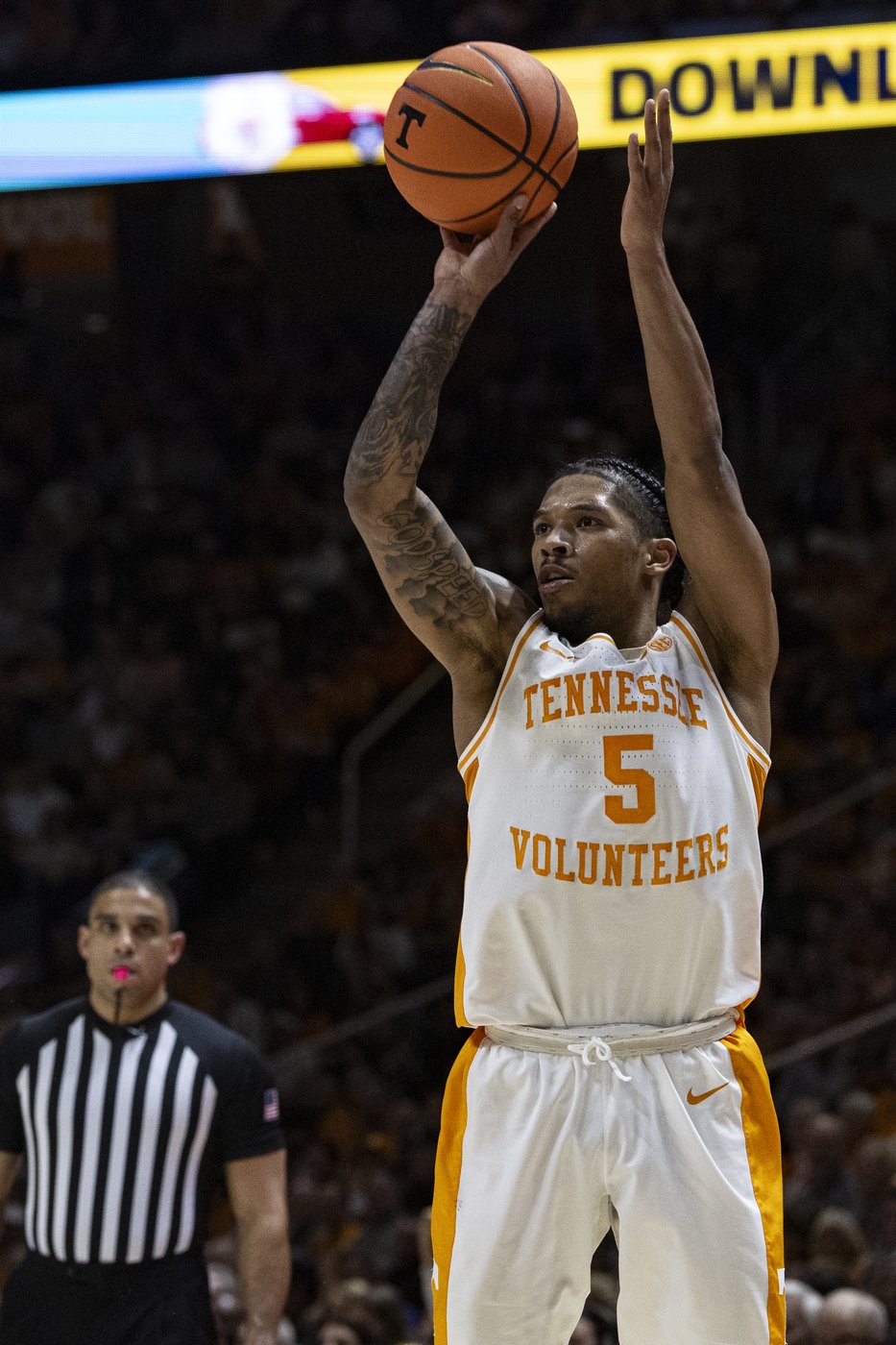 Knee injury sidelines Zeigler for No. 8 Tennessee against No. 5 Florida | iNFOnews.ca Knee injury sidelines Zeigler for No. 8 Tennessee against No. 5 Florida | iNFOnews.ca