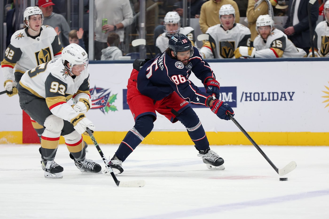 Hutton, McNabb lift Golden Knights past Blue Jackets 3-2 | iNFOnews.ca