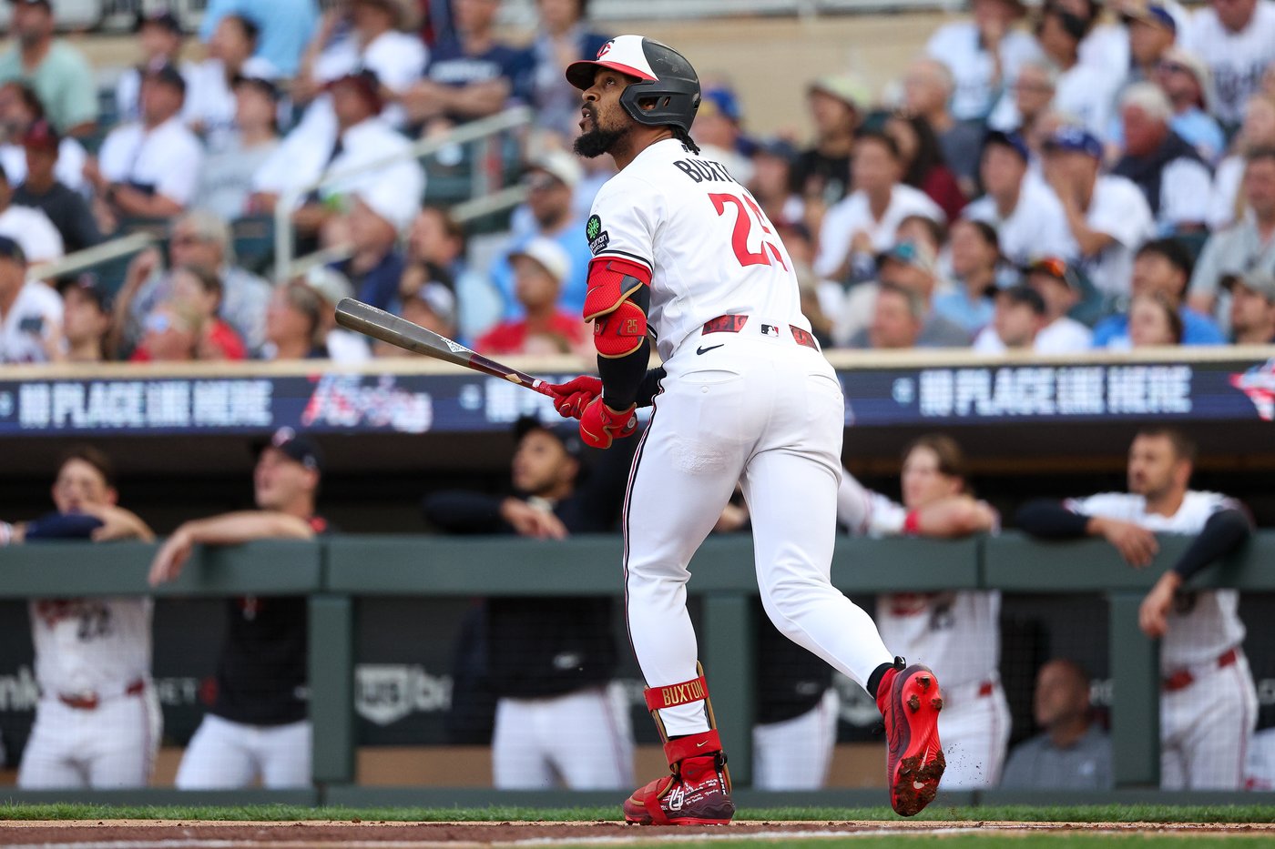 Twins put All-Star center fielder Byron Buxton on 10-day IL with lingering hip injury | iNFOnews.ca Twins put All-Star center fielder Byron Buxton on 10-day IL with lingering hip injury | iNFOnews.ca