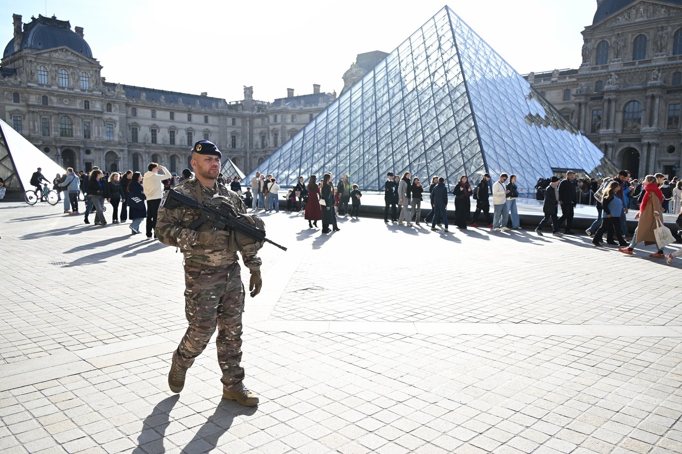 5 more arrests as Louvre jewel heist probe deepens and key details emerge | iNFOnews.ca 5 more arrests as Louvre jewel heist probe deepens and key details emerge | iNFOnews.ca
