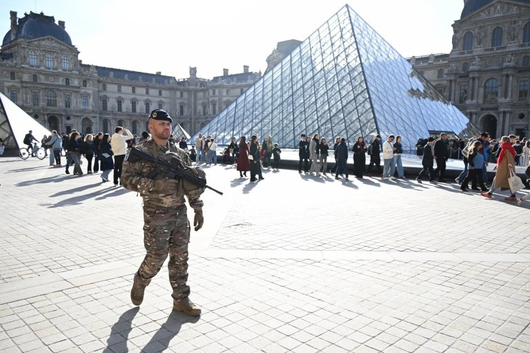Louvre heist highlights thorny issue for museums: How to secure art without becoming fortresses | iNFOnews.ca Louvre heist highlights thorny issue for museums: How to secure art without becoming fortresses | iNFOnews.ca