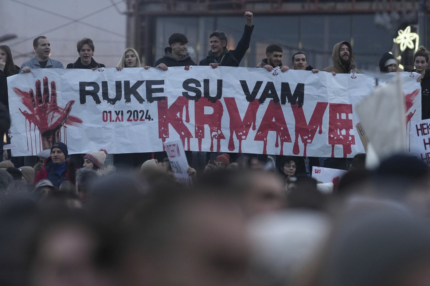 Thousands stream into Belgrade square to protest against populist Serbian president | iNFOnews.ca