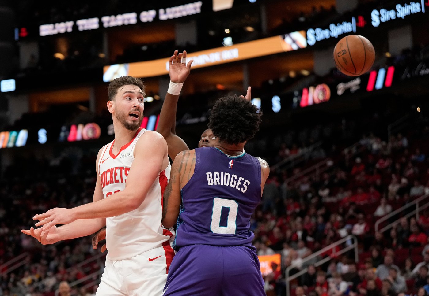 Hornets extend winning streak to 8 games with 109-99 victory over Rockets | iNFOnews.ca