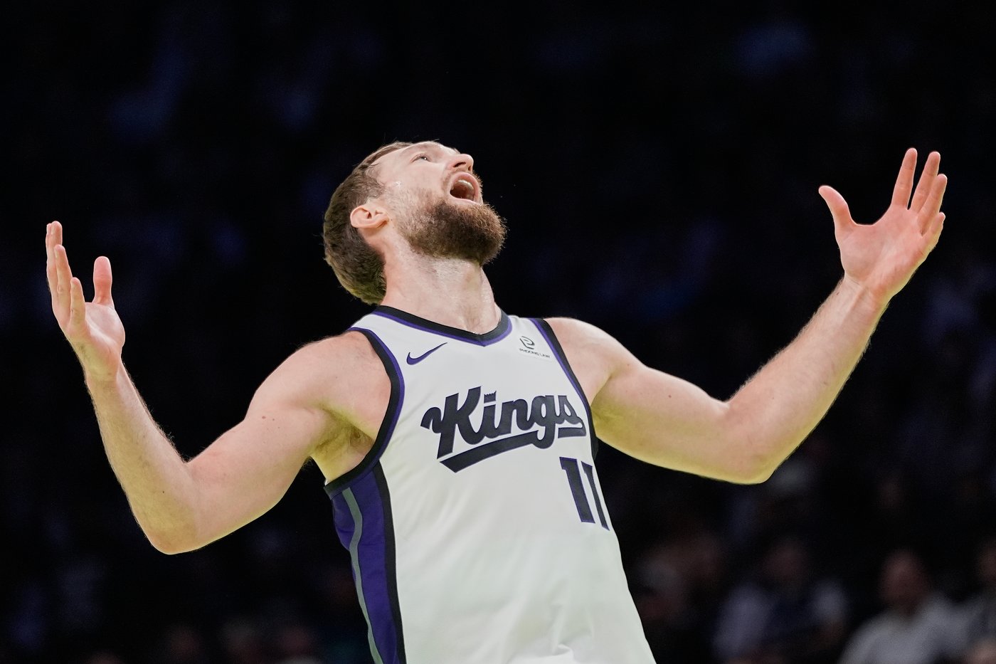 Edwards' 30 points power Timberwolves to 3rd straight win, 124-110 over Kings in NBA Cup | iNFOnews.ca