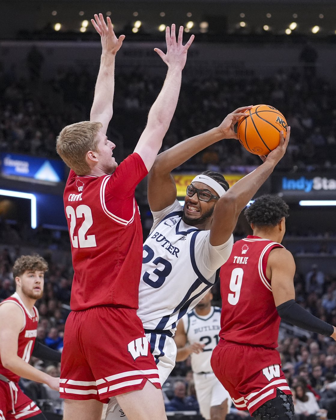Nolan Winter scores a season-high 20 points to help No. 20 Wisconsin get past Butler 83-74 | iNFOnews.ca