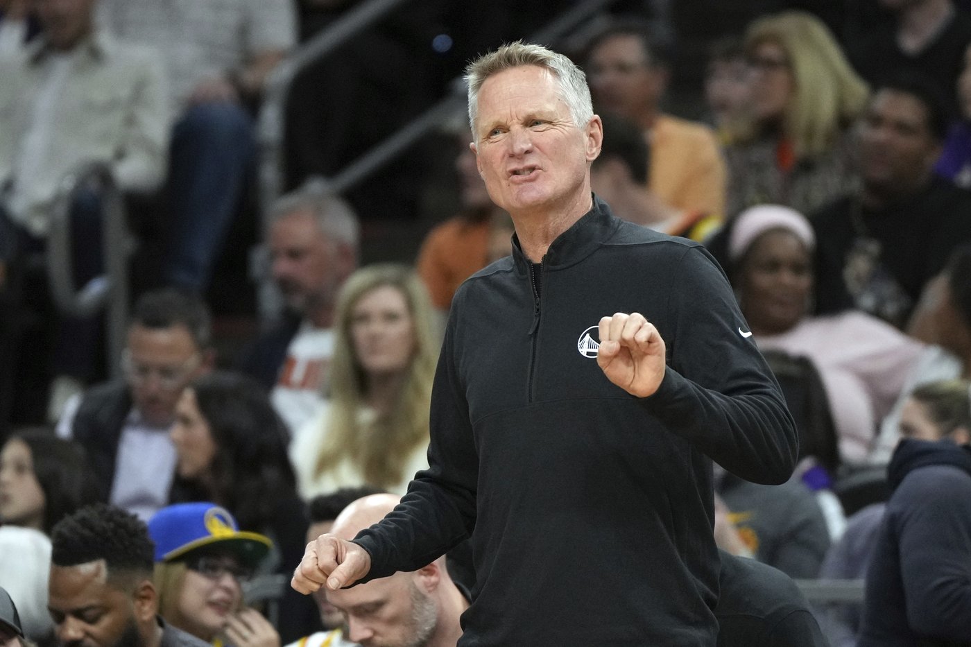 Devin Booker scores 27, Suns win 113-105 as Warriors lose their 4th straight game | iNFOnews.ca Devin Booker scores 27, Suns win 113-105 as Warriors lose their 4th straight game | iNFOnews.ca