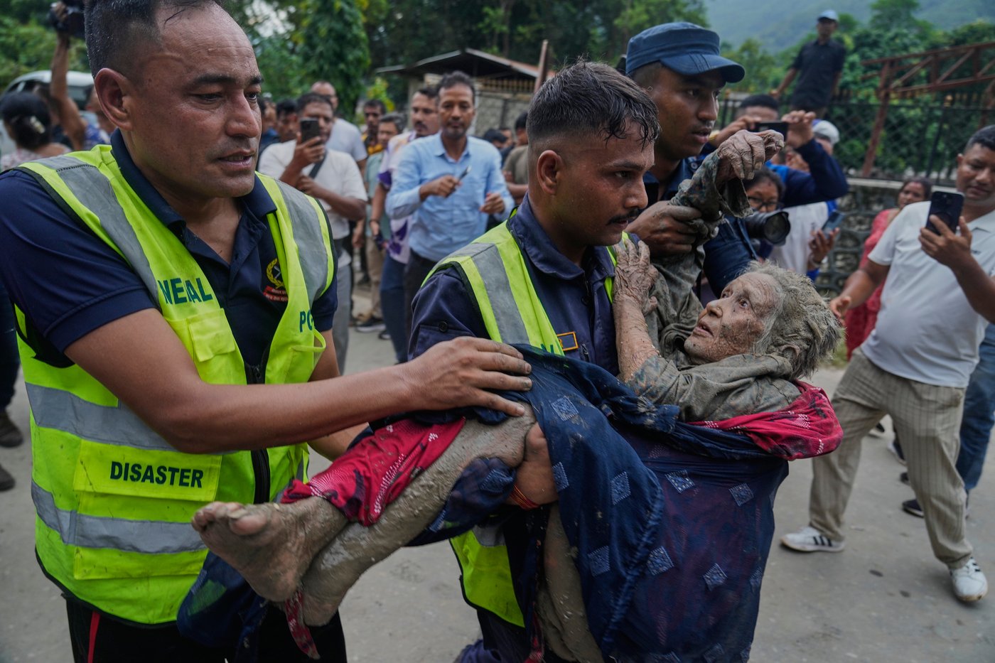 Floods caused by a glacial collapse kill at least 160 people on Nepal-China border, hundreds missing | iNFOnews.ca Floods caused by a glacial collapse kill at least 160 people on Nepal-China border, hundreds missing | iNFOnews.ca