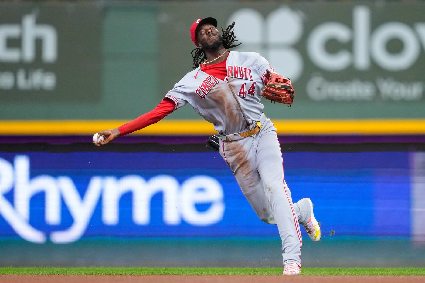 Eugenio Suárez hits a 3-run homer to lift Reds past Brewers 4-3 and avoid a winless road trip | iNFOnews.ca