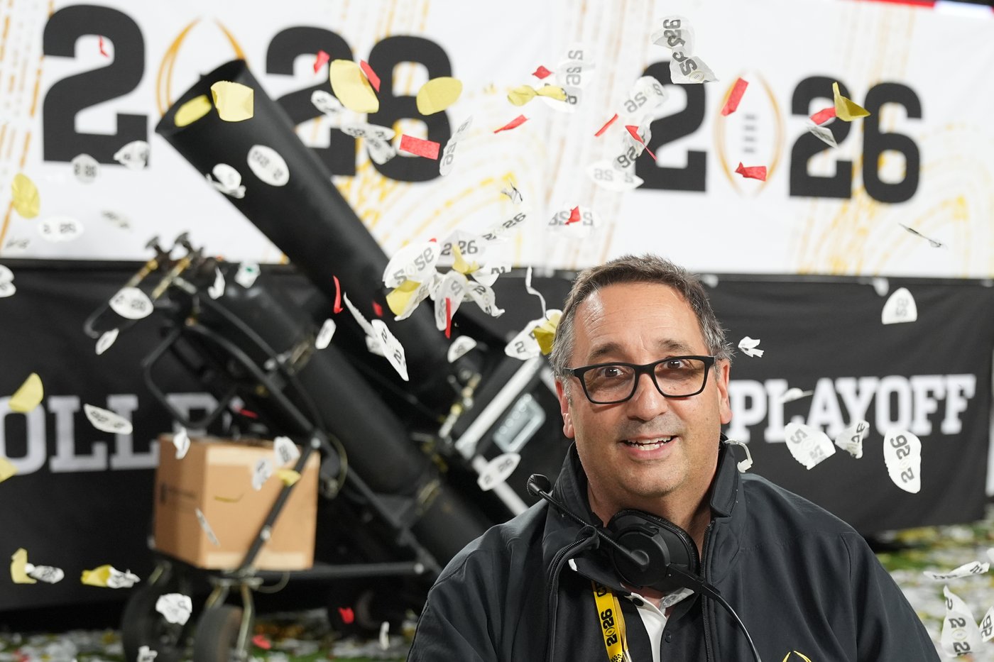 Meet the man behind the Super Bowl's annual confetti blizzard | iNFOnews.ca Meet the man behind the Super Bowl's annual confetti blizzard | iNFOnews.ca