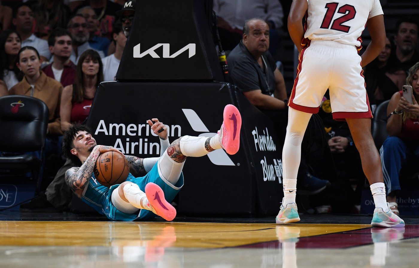Hornets guard LaMelo Ball fined $35,000 by NBA for making obscene gesture during game | iNFOnews.ca