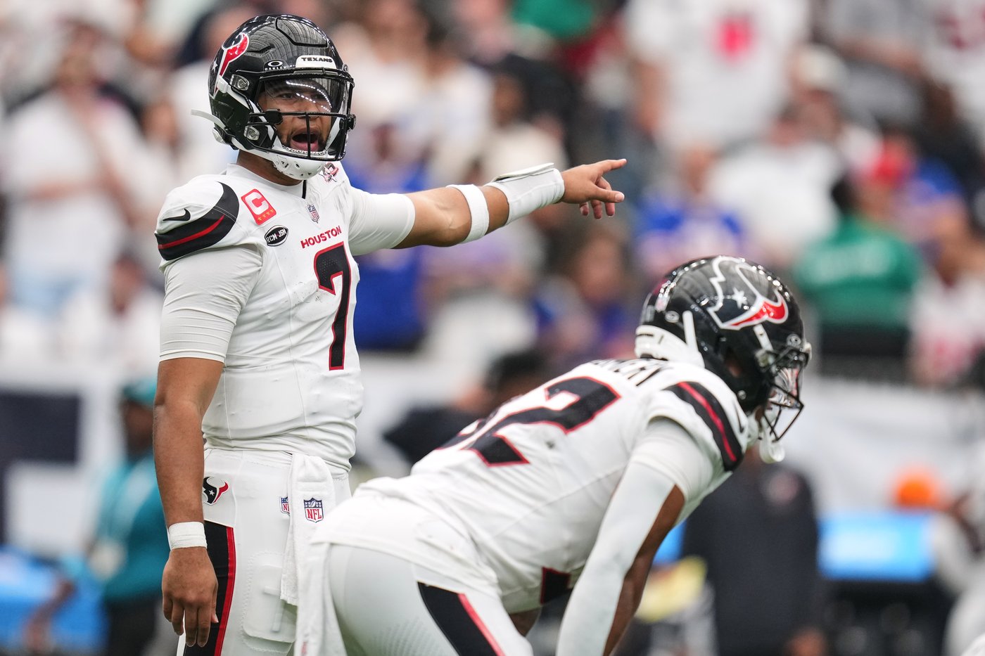 Josh Allen connects with Joshua Palmer for a late TD and Bills beat Texans 36-31 in wild opener | iNFOnews.ca