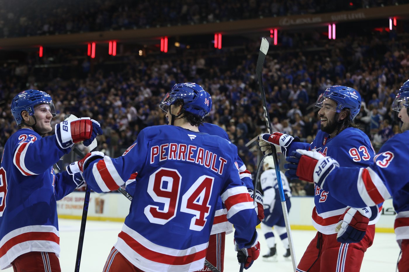 Igor Shesterkin becomes first Rangers goalie to score in 5-1 win over Lightning in home opener | iNFOnews.ca Igor Shesterkin becomes first Rangers goalie to score in 5-1 win over Lightning in home opener | iNFOnews.ca