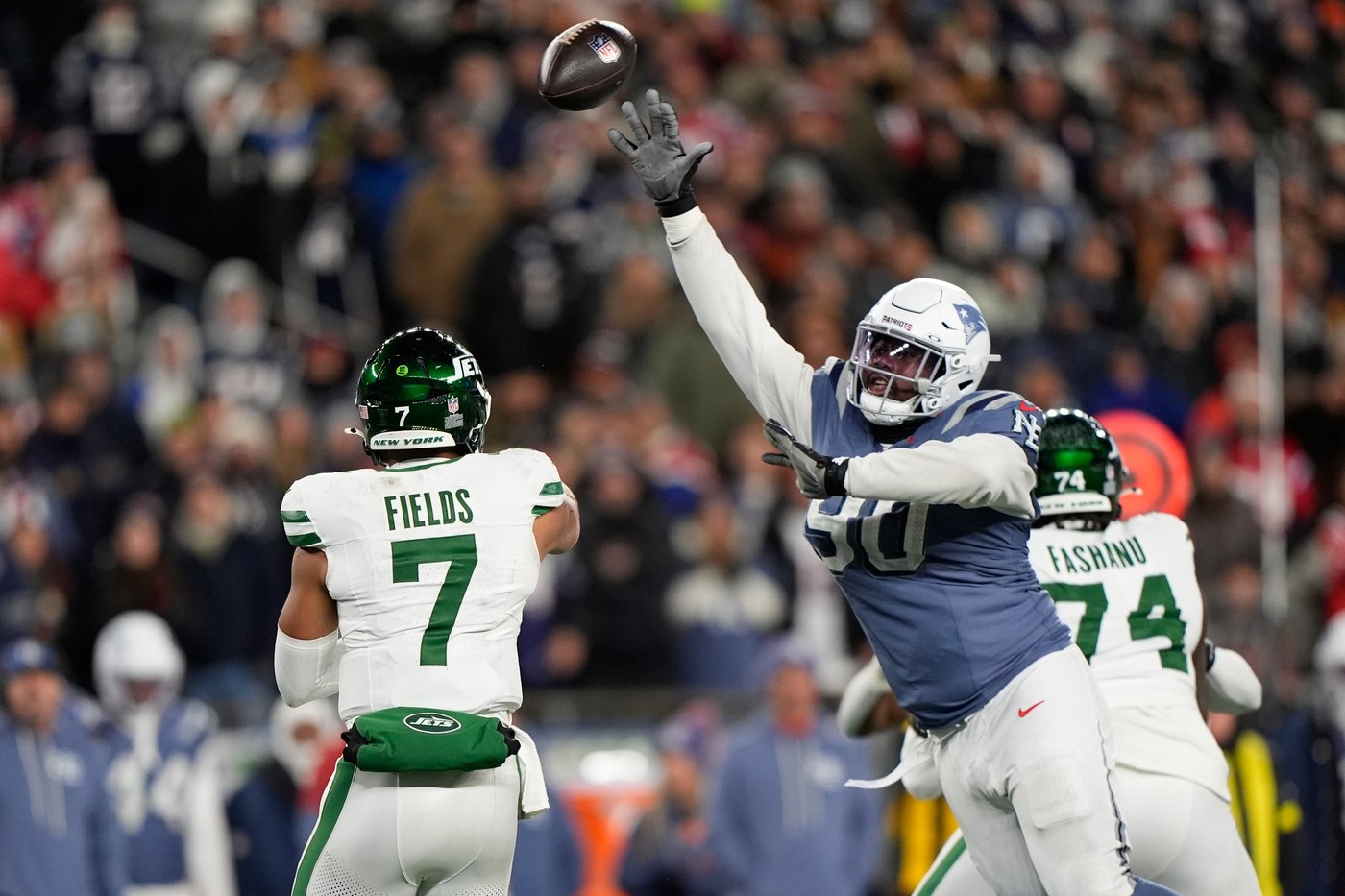 Fields runs for an early score before Jets' quarterback problems resurface in 27-14 loss to Patriots | iNFOnews.ca Fields runs for an early score before Jets' quarterback problems resurface in 27-14 loss to Patriots | iNFOnews.ca