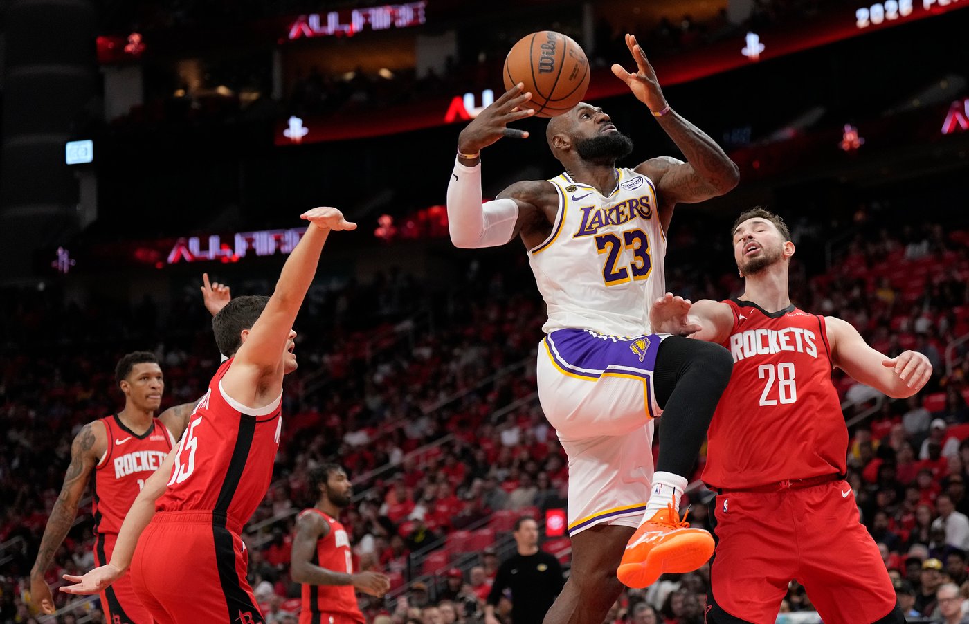 Amen Thompson sparks Rockets' 115-96 rout to stave off elimination against Lakers | iNFOnews.ca