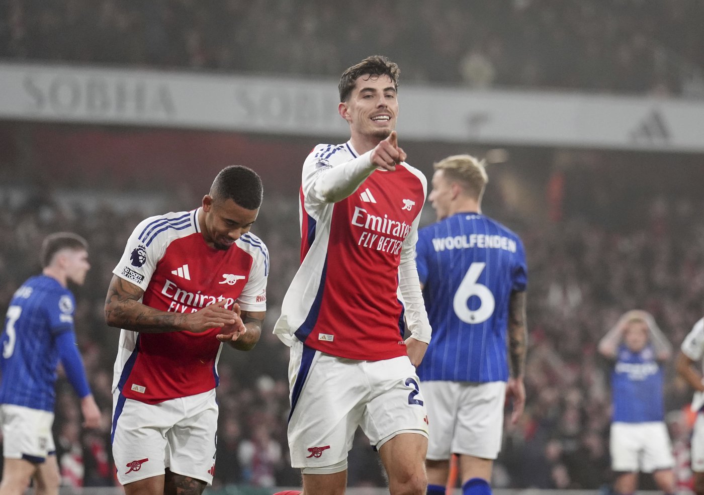 Arsenal moves up to second in the Premier League with a 1-0 win over Ipswich | iNFOnews.ca