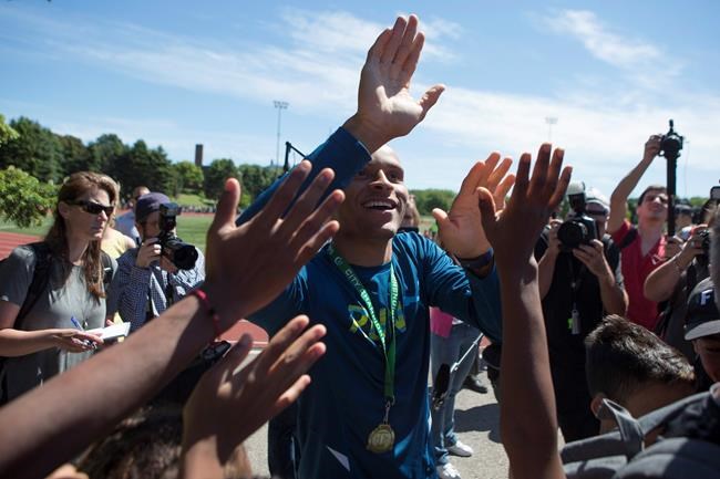 Visit to elementary track meet shows De Grasse the impact he's had in the sport | iNFOnews.ca