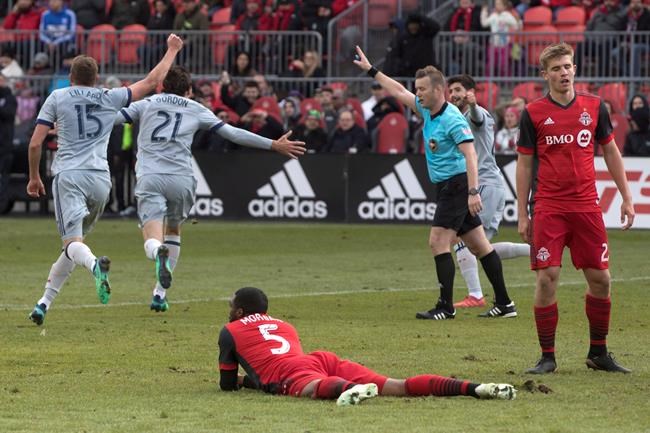 Alan Gordon scores in injury time as Chicago salvages 2-2 draw in Toronto | iNFOnews.ca Alan Gordon scores in injury time as Chicago salvages 2-2 draw in Toronto | iNFOnews.ca