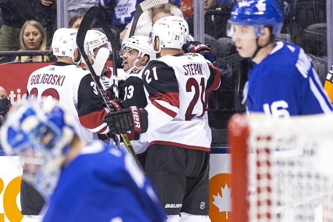 Vinnie Hinostroza scores winner as Coyotes down slumping Maple Leafs 4-2 | iNFOnews.ca Vinnie Hinostroza scores winner as Coyotes down slumping Maple Leafs 4-2 | iNFOnews.ca