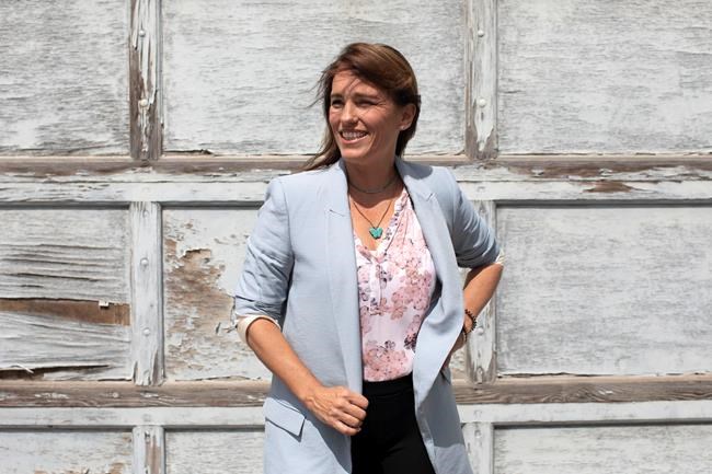 How Amy Jo Johnson's tragic past helped her understand 'Tammy's Always Dying' | iNFOnews.ca