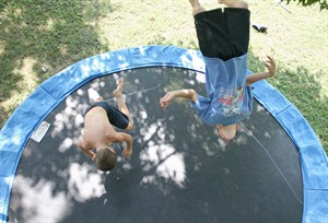 Bounce them: Doctors nix backyard trampolines, say they pose injury risk | iNFOnews.ca CP20221410