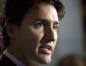 Justin Trudeau shrugs off criticism over dropping F-bomb at charity boxing match | iNFOnews.ca CP27807517