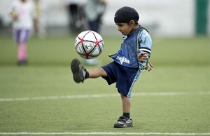 Turbans, hijabs, kippas face restrictions in Quebec; identity debate heats up | iNFOnews.ca CP24587145