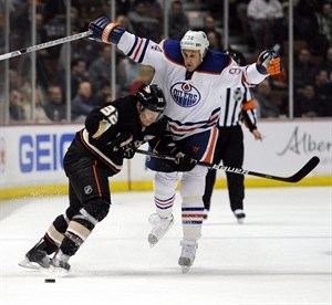 Edmonton Oilers re-sign veteran Ryan Smyth, introduce rookie Justin Schultz | iNFOnews.ca CP19261572