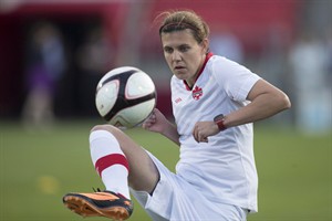 Soccer star Sinclair rides uplifting Olympics to Canada's Walk of Fame | iNFOnews.ca CP25048068
