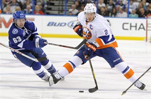 Flyers land upcoming UFA defenceman Streit, send Harper and pick to Islanders | iNFOnews.ca CP23781022