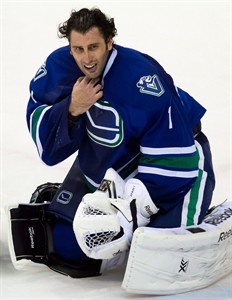 Vancouver Canucks stun NHL, trade Roberto Luongo to Florida Panthers | iNFOnews.ca