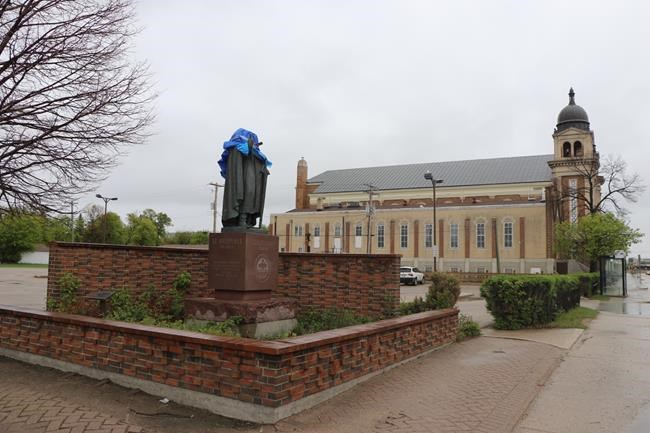 'No questions asked:' Winnipeg parish prays statue's head is returned | iNFOnews.ca