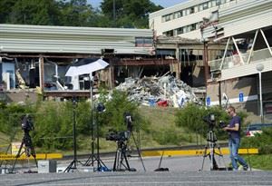 Province creates $2-million fund for Elliot Lake businesses after mall collapse | iNFOnews.ca CP19389148