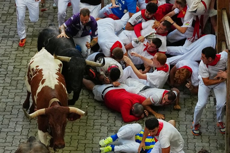 2 Spaniards gored as the San Fermin bull run festival concludes | iNFOnews.ca