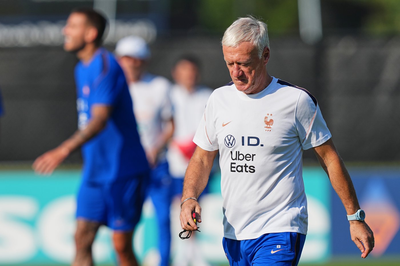 Coach Didier Deschamps back with France at World Cup after flying to Europe for his mother's funeral | iNFOnews.ca