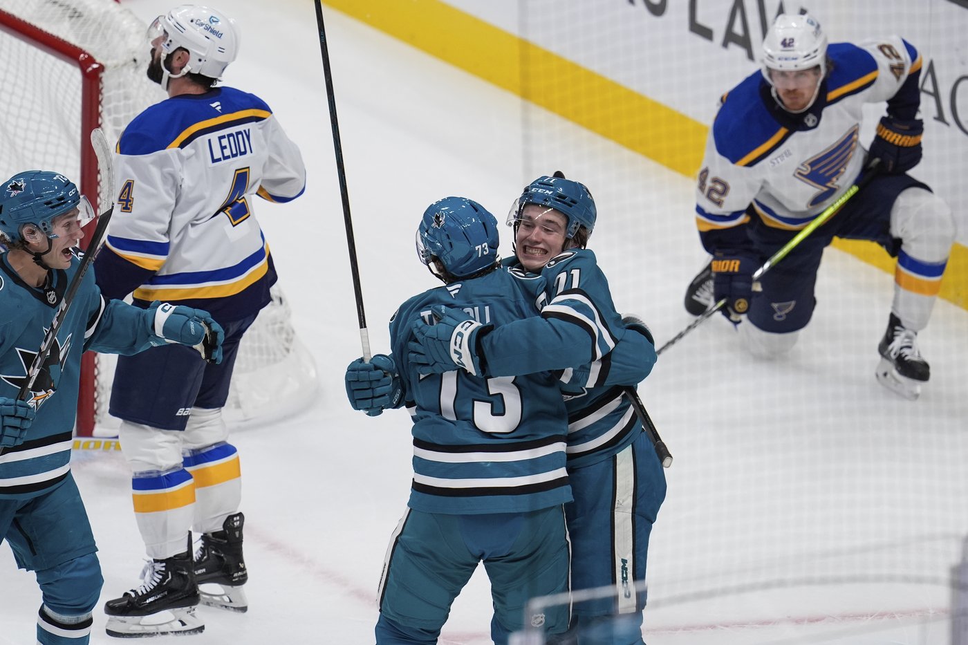 18-year-old Macklin Celebrini scores a goal in his hyped debut for the Sharks | iNFOnews.ca