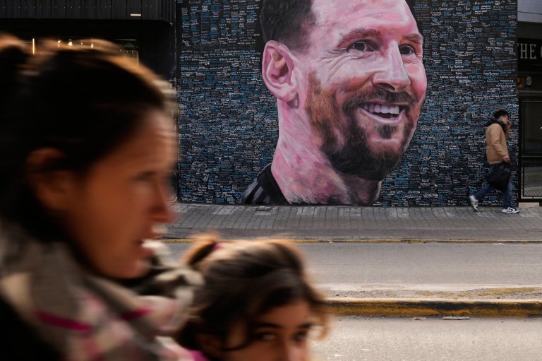 Goalllll! Messi mania overtakes Argentina as legend breaks scoring record | iNFOnews.ca