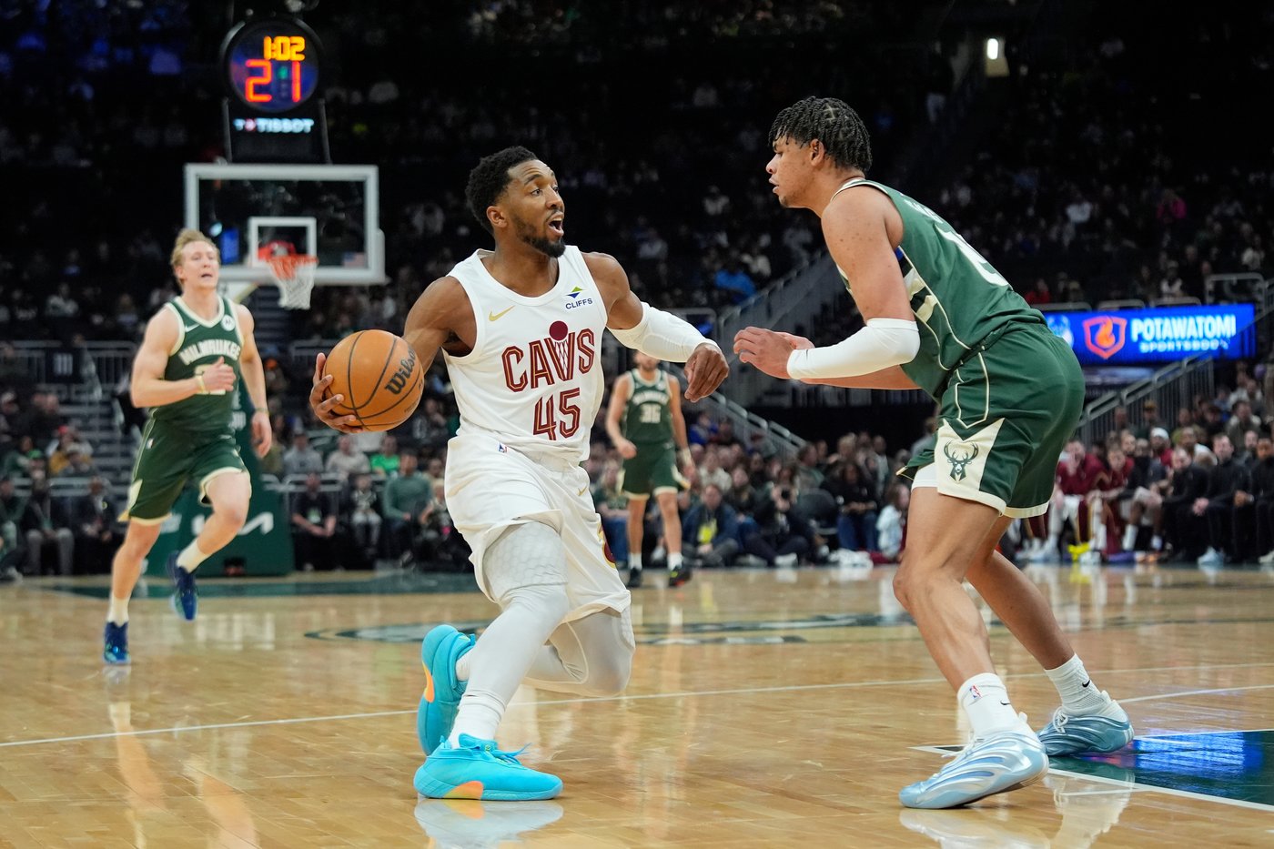 Cavaliers star Donovan Mitchell misses game against Bulls because of bruised left eye | iNFOnews.ca