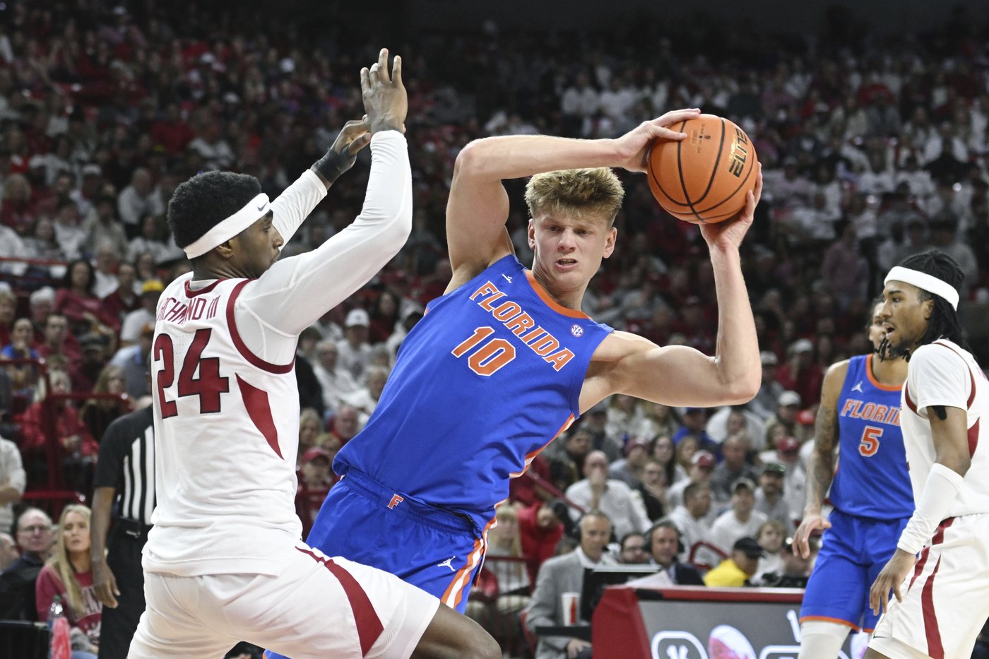 No. 8 Florida follows victory over top-ranked Tennessee with a 71-63 win over Arkansas | iNFOnews.ca No. 8 Florida follows victory over top-ranked Tennessee with a 71-63 win over Arkansas | iNFOnews.ca